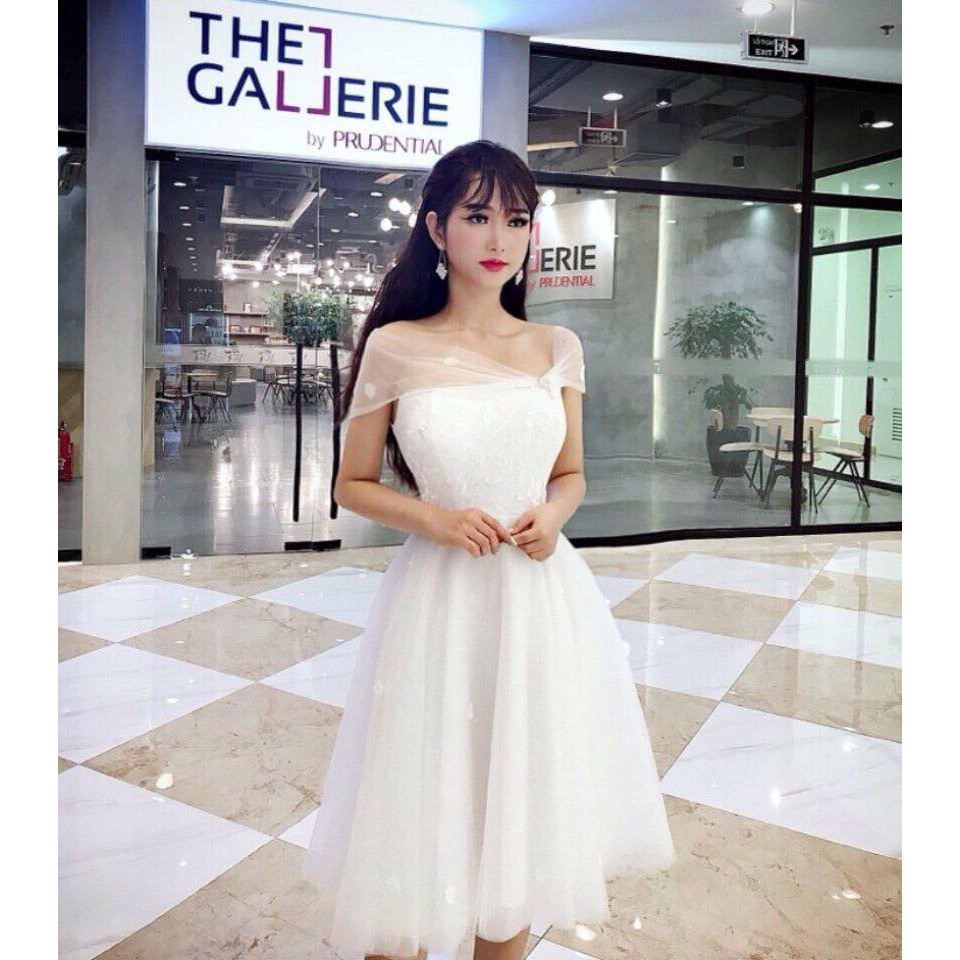 Váy công chúa trễ vai