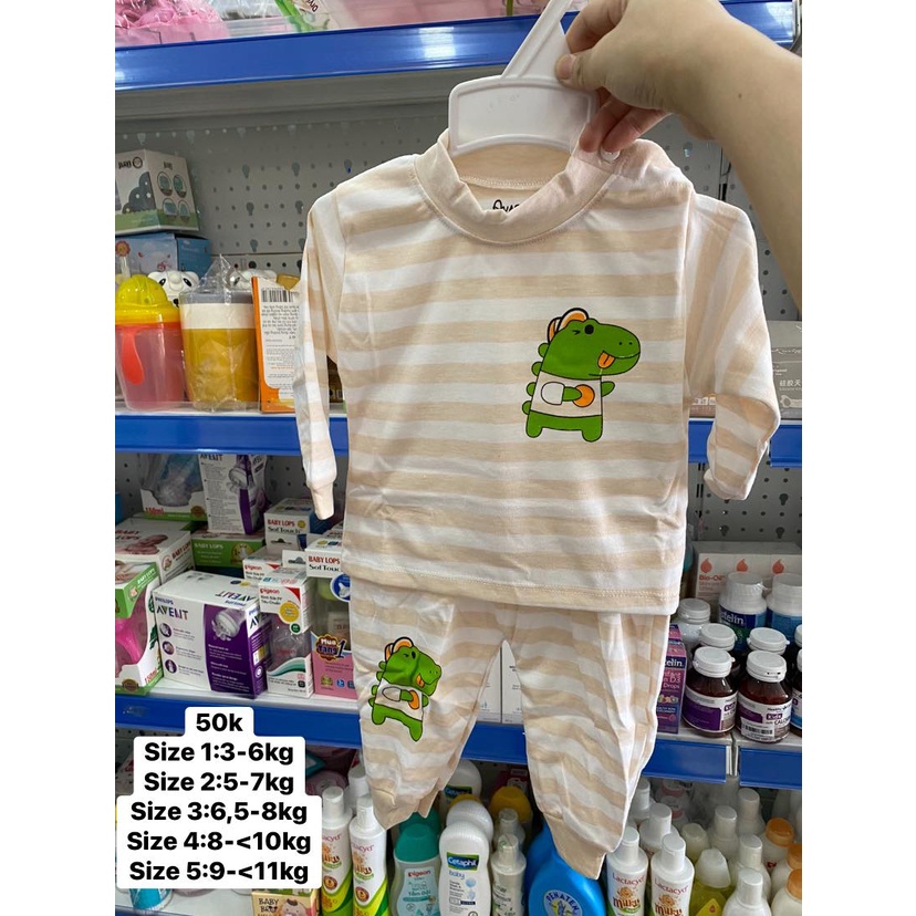 Bộ dài Avalew cài vai cotton nỉ kẻ