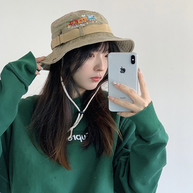 Nón tai bèo phong cách cao bồi thời trang xuân hè dễ phối đồ cho nữ