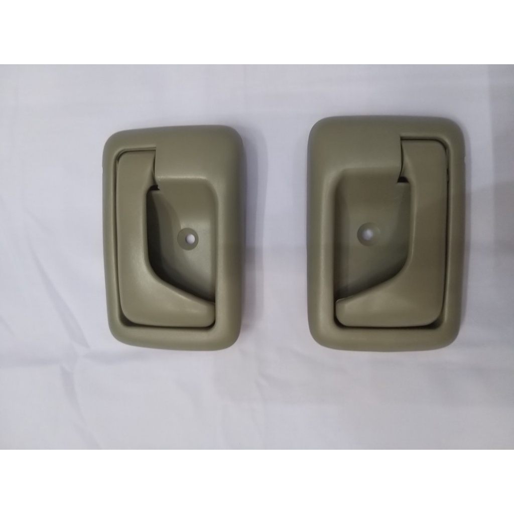 Tay mở cửa bên trong Suzuki Wagon R+ 2001-2007 Màu xám và các dòng xe tương ứng khác Giá 1 cái