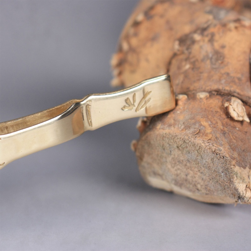 Kẹp Đốt Trầm Hương Hình Nón Bằng Đồng Thau