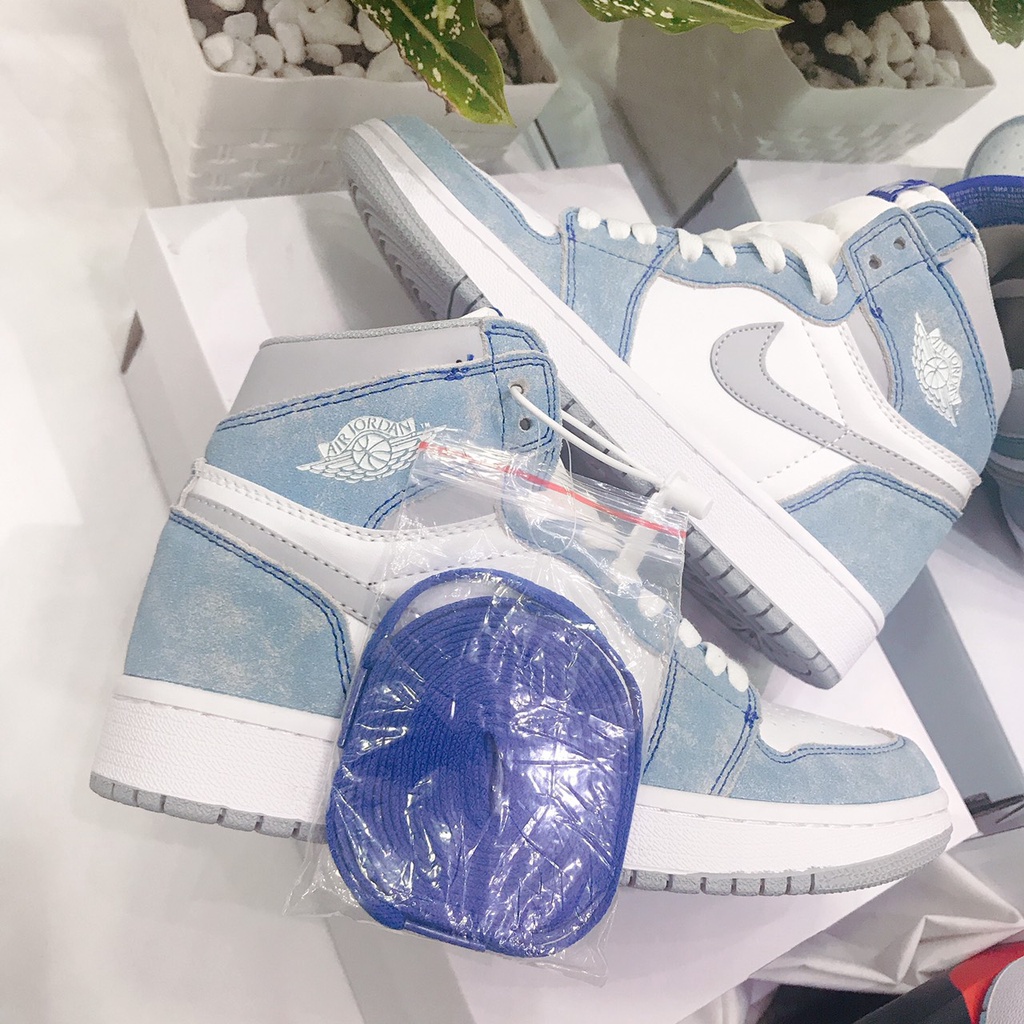 Giày 𝐉𝐨𝐫𝐝𝐚𝐧 1 🎀Free Ship🎀  Giày 𝐚𝐢𝐫 𝐉𝐨𝐫𝐝𝐚𝐧 hyper royal xanh nỉ cao cổ mới, Giày JD1 xanh loang nam nữ hot nhất 2021 | BigBuy360 - bigbuy360.vn