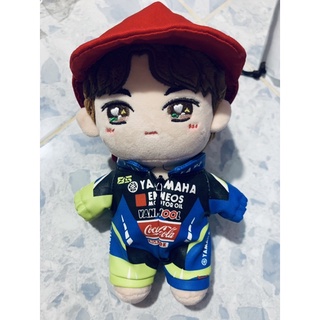 Outfit da đua xe Yibo - Vương Nhất Bác