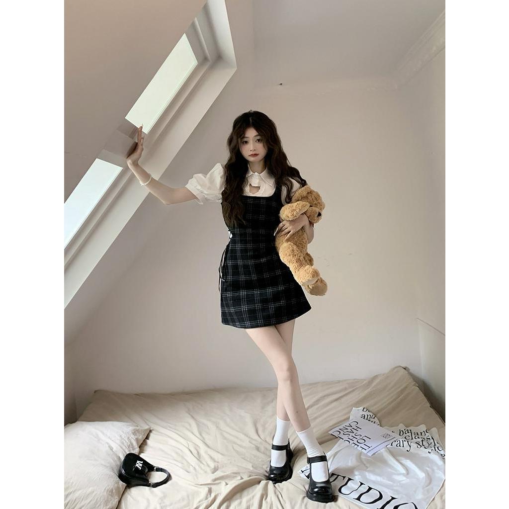 Bộ Áo Sơ Mi Cắt Trái Tim + Chân Váy Dây Buộc Eo Hẹp 52180