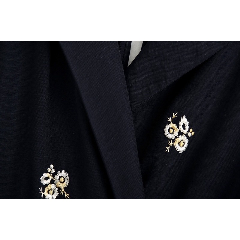 Bộ jumpsuit thêu hoa | BigBuy360 - bigbuy360.vn