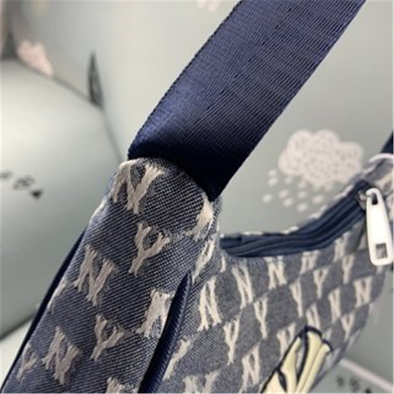 Goods In Stock MLB Retro Printing Fashion All-match Canvas Shoulder Bag Underarm Bag Casual Bag Female Handbag