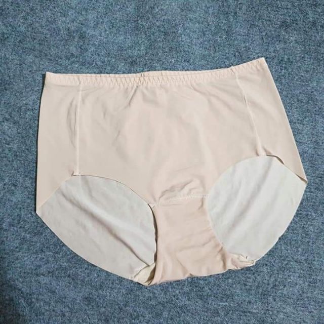 WINNY. Quần chip k đường may .