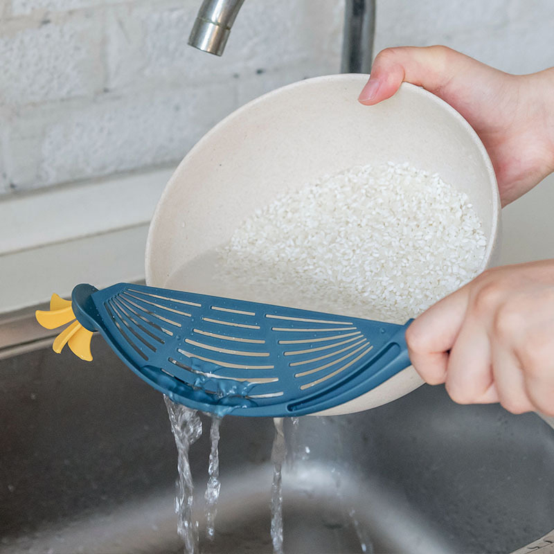 && Cooking rice scoop rice sieve household cleaning drainer rice brush rice stick 【elle2018】