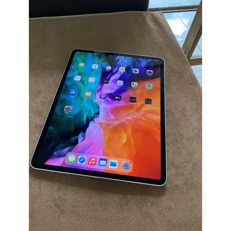 IPad pro 12.9 gen 4 sử dụng sim 4G và wifi 128GB màu trắng | WebRaoVat - webraovat.net.vn