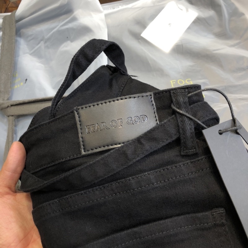 Quần jeans Fear Of God cúc bấm, vải cotton cao cấp phom đẹp