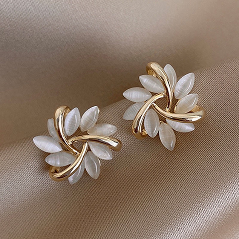 Khuyên Tai Mặt Hoa Xoắn Đính Đá Opal YR
