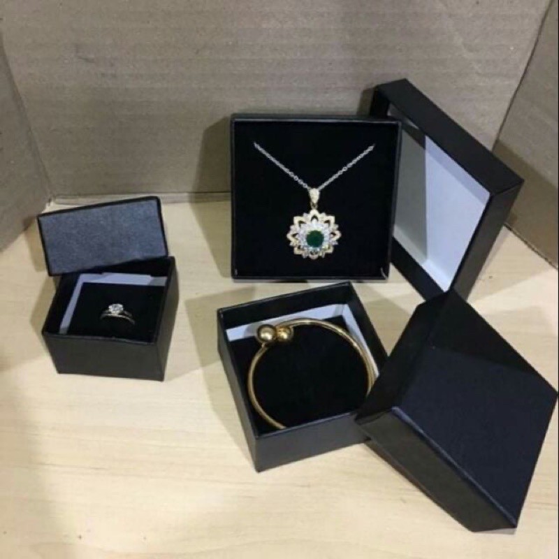 HỘP ĐỰNG NHẪN 5x5x2.5cm