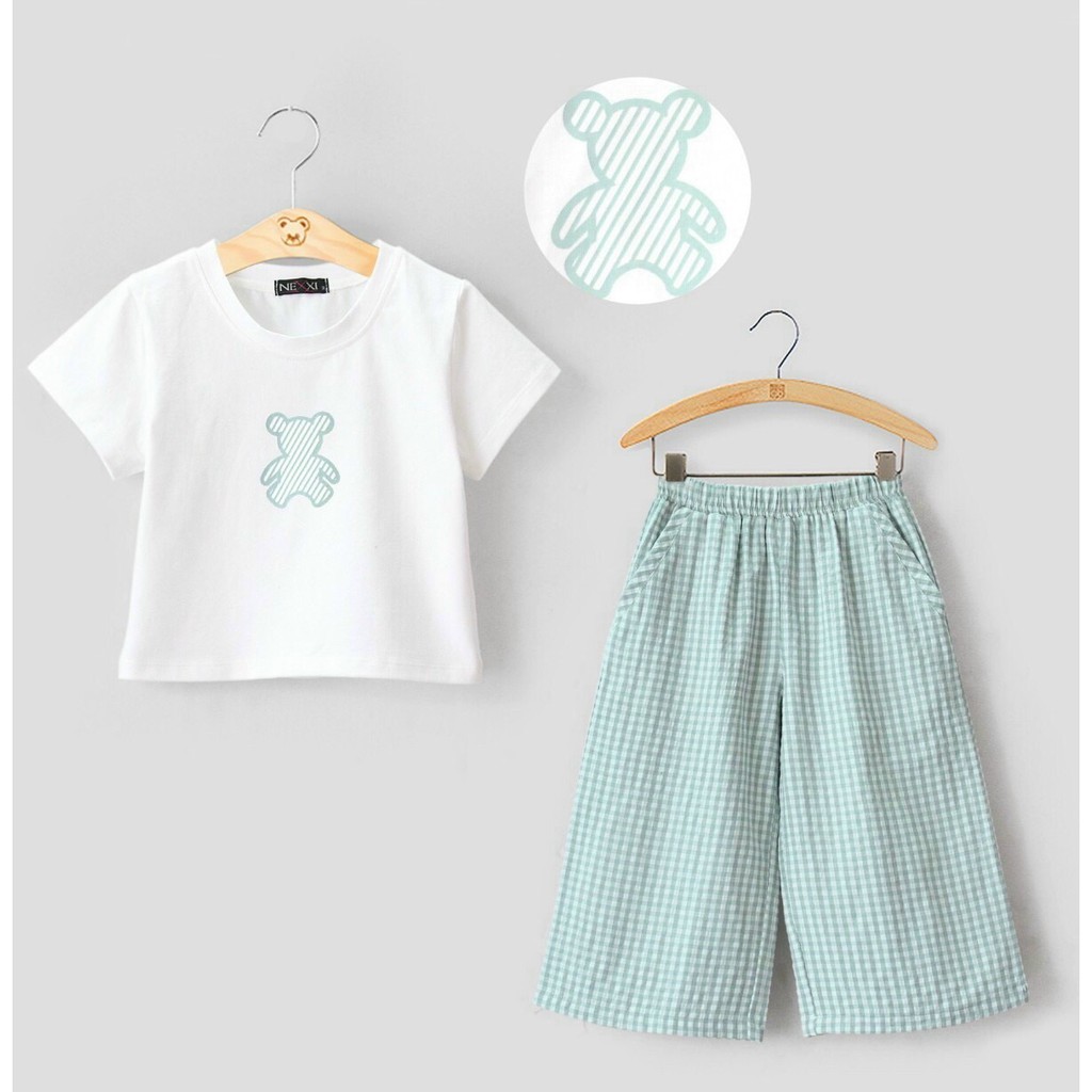 Set kiểu Bé Gái Áo thun Cotton 2c in hình Gấu kết hợp quần dài ống rộng vải caro cotton mềm Nexxi từ ( 11-34 kg)