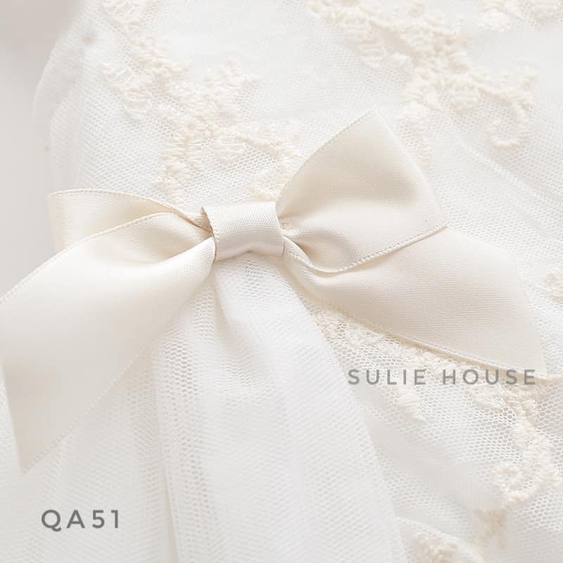 Set váy ren trắng nơ kèm băng đô - QA51