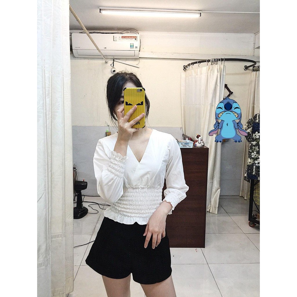 ÁO croptop tay dài phối với cổ V cùng với phần bo nhúng ở eo và tay phù hợp cho bạn nữ thích áo cổ v bo nhúng