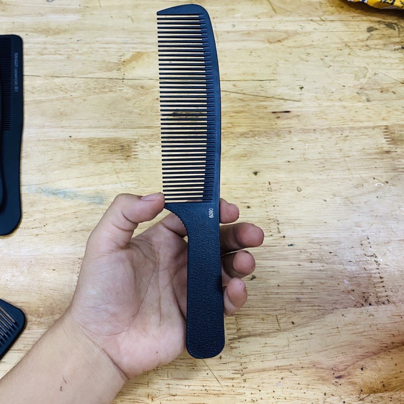 Lược cắt tóc toni loại dày có cán