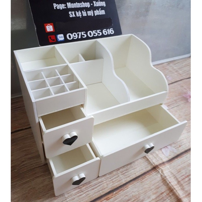 Kệ mỹ phẩm max 35cm màu trắng núm tim đen ô son trên