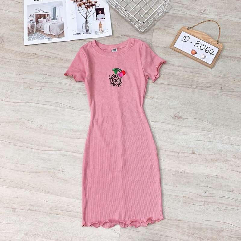 Đầm thun ôm body thêu hình