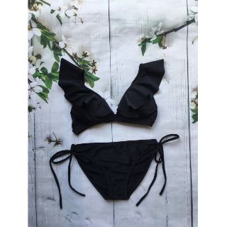 Bikini cánh tiên đen quần cột nơ