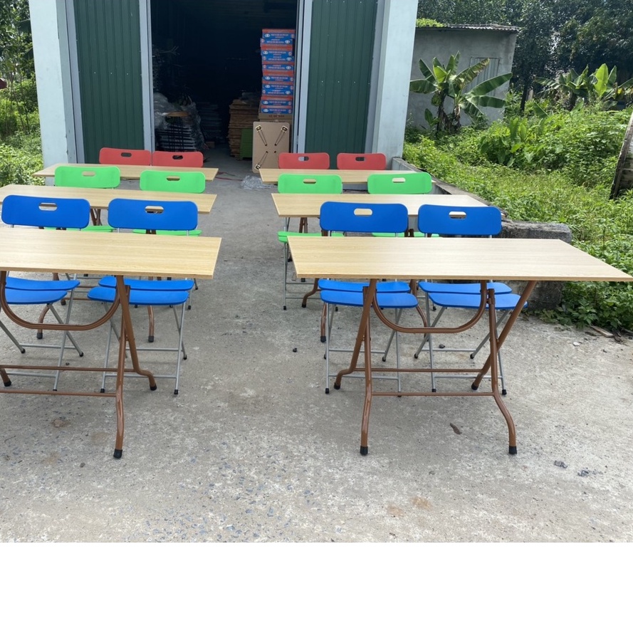 Bàn gấp gọn gỗ công nghiệp