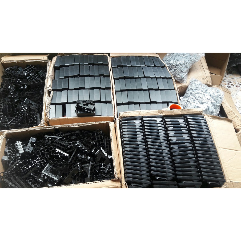 Vỏ Pin Makita 18V Nút Trắng BL 1830 vỏ chứa được 10 cell 18650 + lò xo, khung