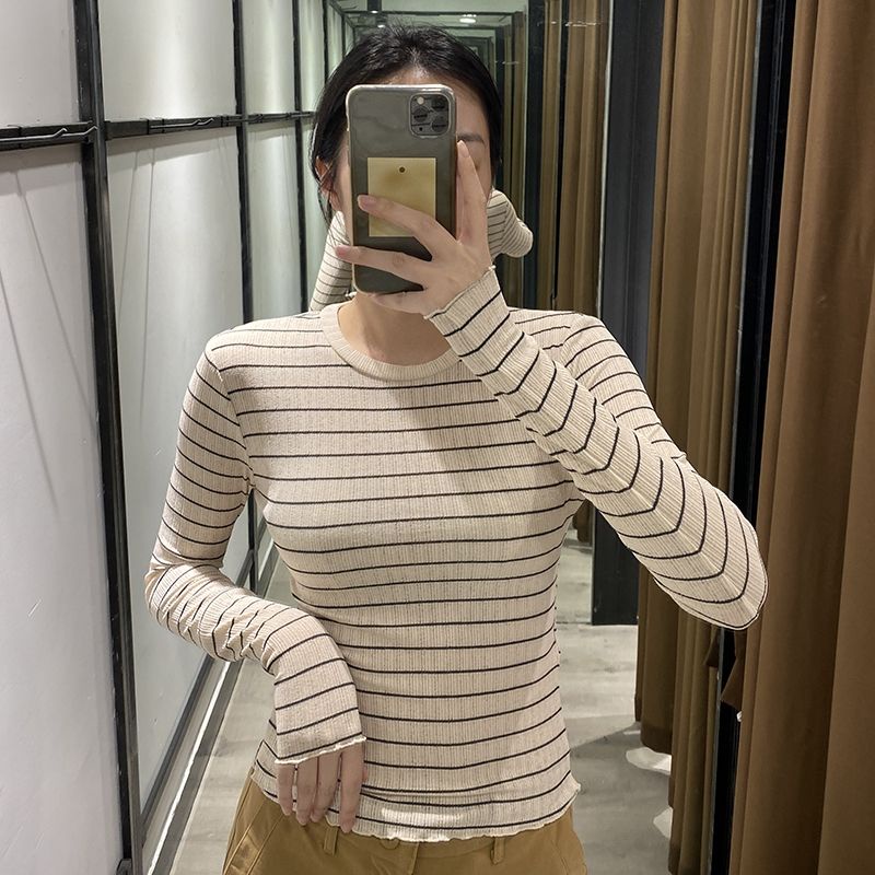 Áo knit ôm body kẻ sọc đen MNG