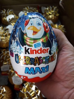Trứng kinder maxi