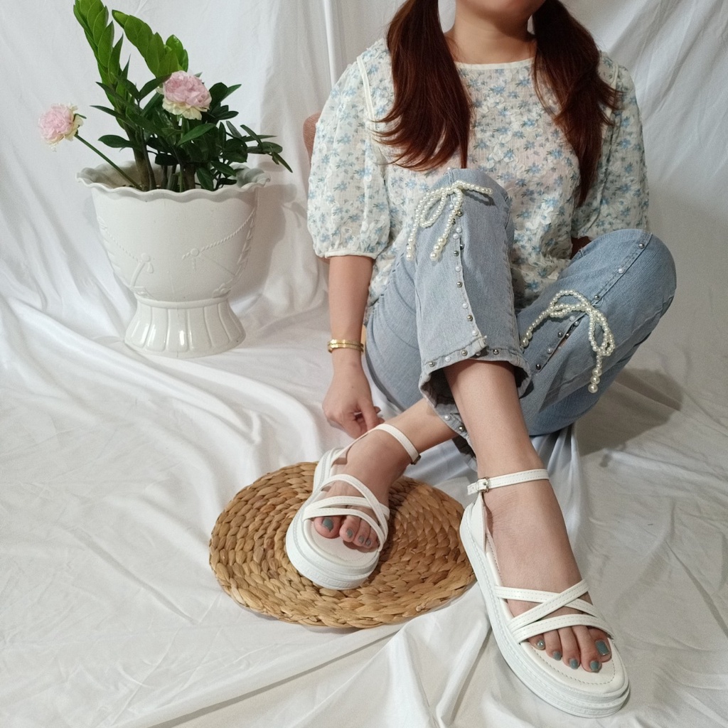 Giày sandal nữ đi học quai hậu gài basic bền êm,đế bánh bì dày dặn hình chụp thật-BM03