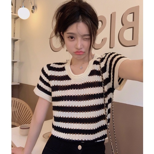 Áo Thun Tay Ngắn Họa Tiết Sọc Ngang Phong Cách Mới Dành Cho Nữ