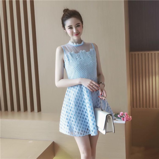 Váy hoa ren pha luoi cổ xinh