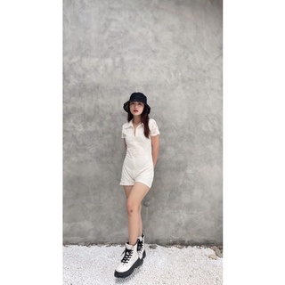 MISTAKER | Đồ liền thân jumpsuit vải ren trắng hoạ tiết