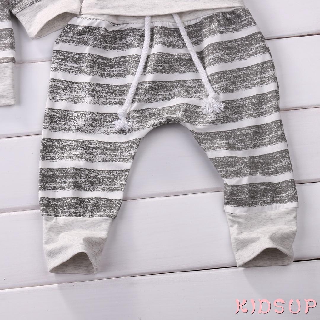 Bộ trang phục 3 món gồm áo dài tay + quần dài + mũ trùm đầu họa tiết sọc cho trẻ em