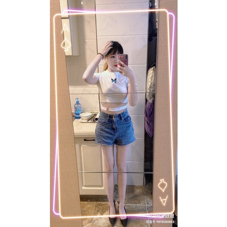 Áo croptop cổ tròn xẻ gấu, crt tay ngắn in hình bướm chất thun cotton màu đen trắng dễ mặc dễ phối đồ