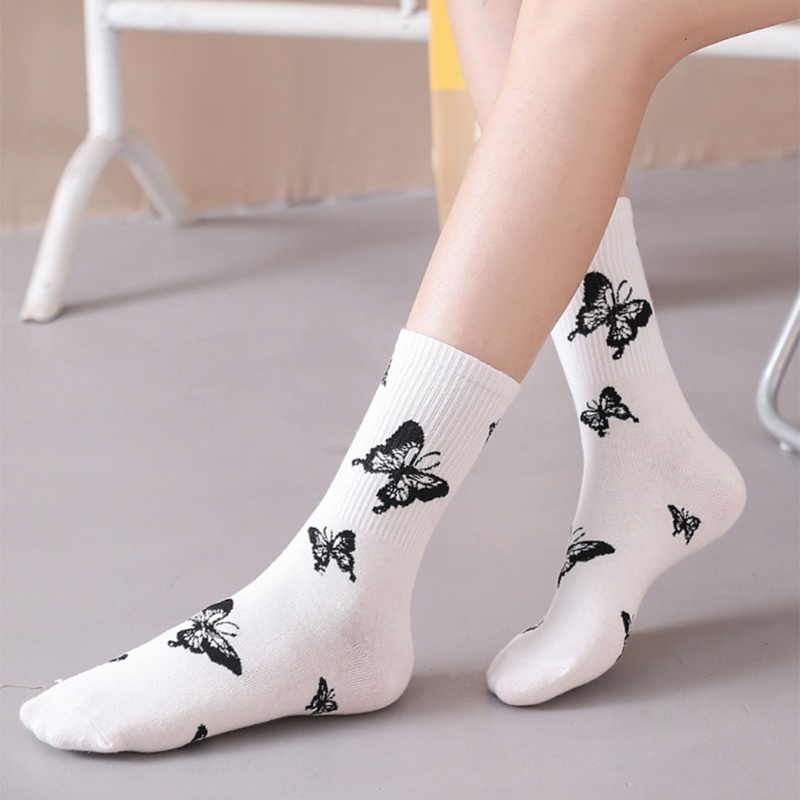 Vớ cổ cao in họa tiết bươm bướm màu trắng đen phong cách hip hop thời trang cho nữ