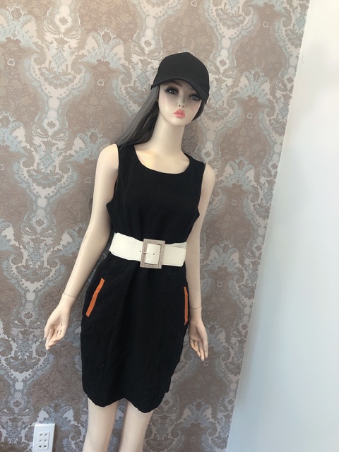 Đầm dáng suông sát nách màu đen