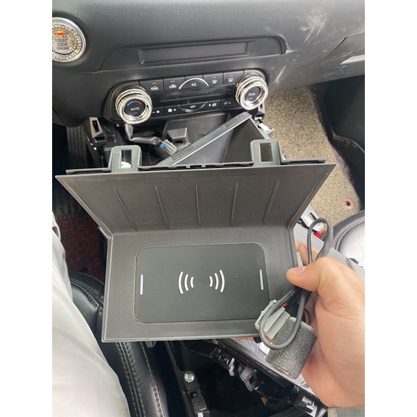Sạc không dây cho mazda cx5 2018-2022