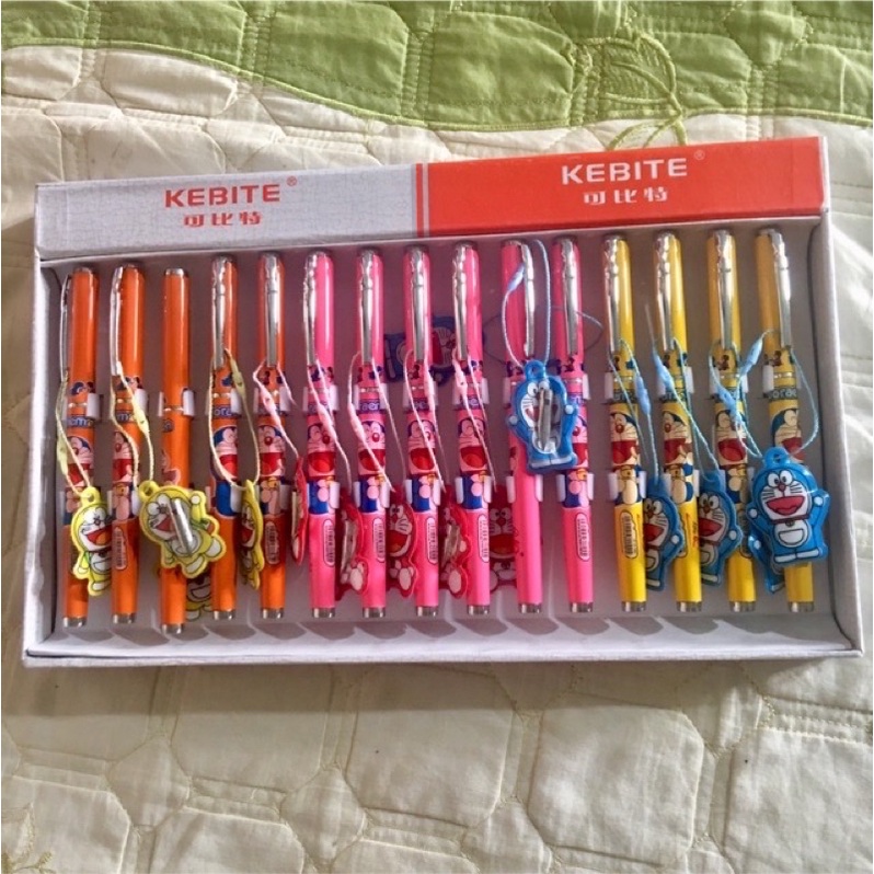 Bút máy ĐÔRÊMON THI LUYỆN CHỮ ĐẸP.(thân bút inox) loại tốt được tặng thêm 1 ngòi thay thế