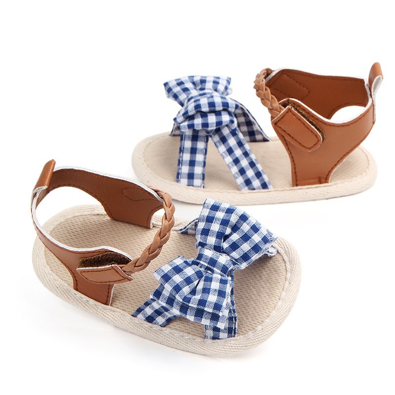 Sandals hoa đế mềm chống trượt cho bé gái