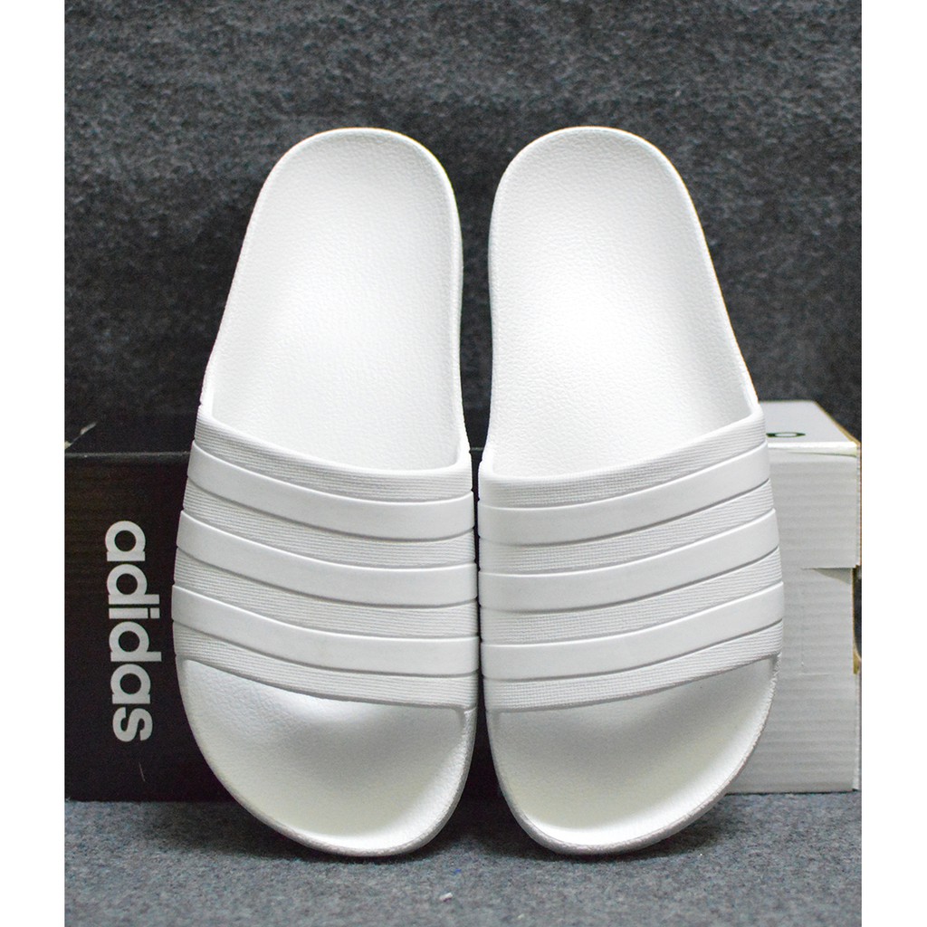 Dép Adilette Aqua màu trắng sọc trơn