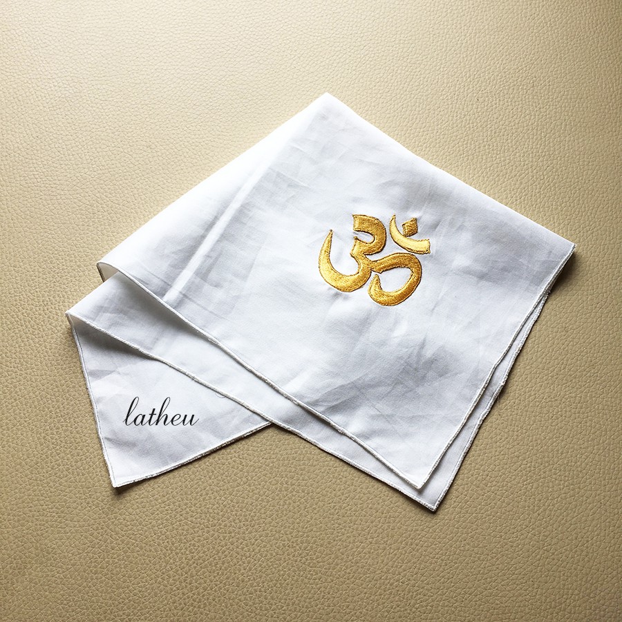 Khăn thêu chữ 🕉 Om hay Aum
