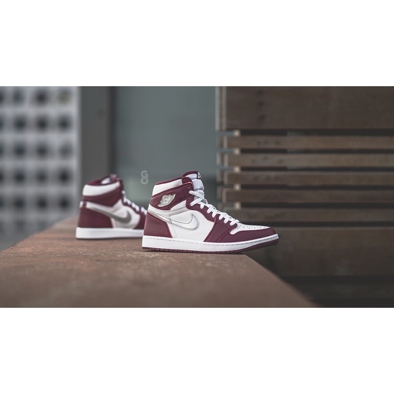 'Giày Cổ Cao' Nike Air Jordan 1 Retro High OG Bordeaux