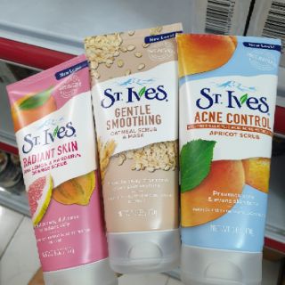 Sữa rửa mặt tẩy da chết Stives
