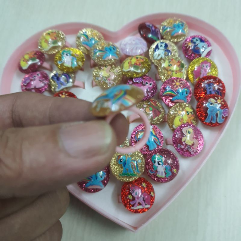 Hộp 36 Nhẫn hình ngựa pony Dễ Thương Cho Bé gái