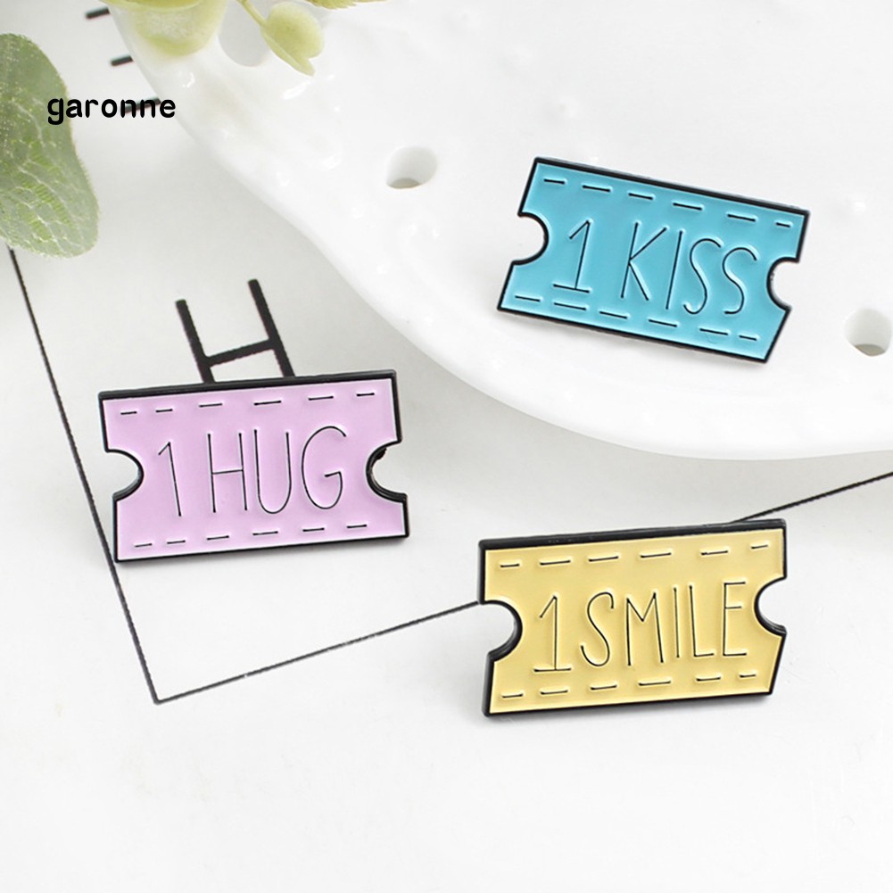 Ghim cài áo tráng men hình vé xem phim với chữ SMILE/ HUG/ KISS cho nữ