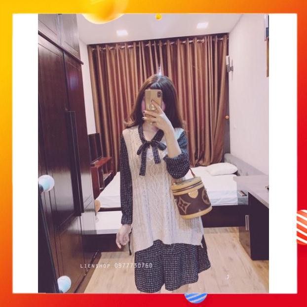 Váy Maxi Kẻ Phối Áo Gilê Len Gân Dáng Vintage Siêu Tây, Đầm Suông Đuôi Cá Tay Dài Bo Thun Phối Nơ Cổ Siêu Xinh.