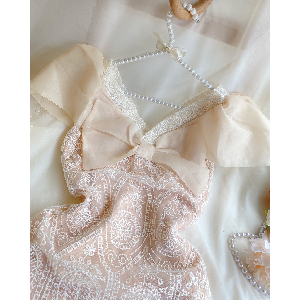 ĐẦM REN NUDE TAY VOAN NƠ NGỰC
