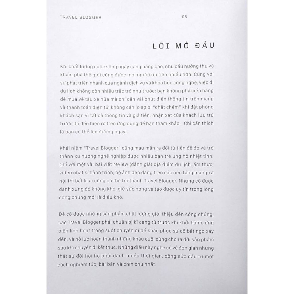 Sách Travel Blogger - Vén Màn Hậu Trường Của Những Bước Chân 4.0