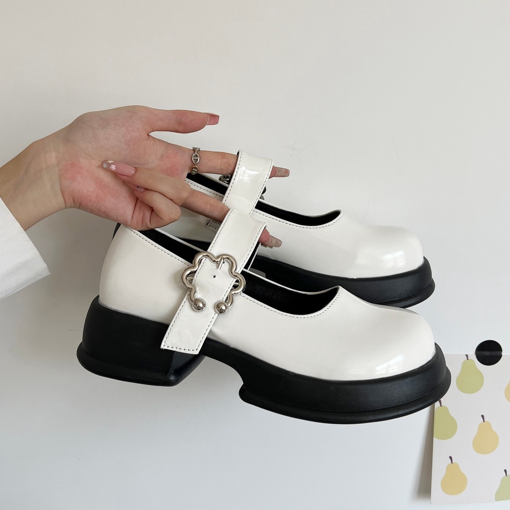 Giày Mũi Vuông Đế Dày Tăng Chiều Cao Màu Trơn Phối Khóa Cài Thời Trang Mới