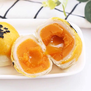 BÁNH TRUNG THU TRỨNG CHẢY