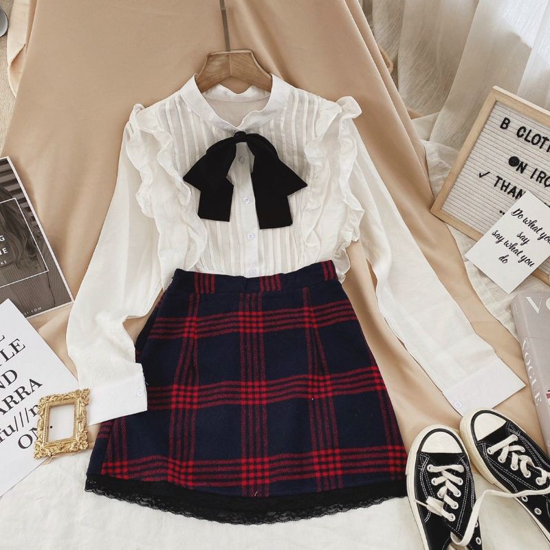 Set áo sơ mi trắng phối chân váy caro đỏ